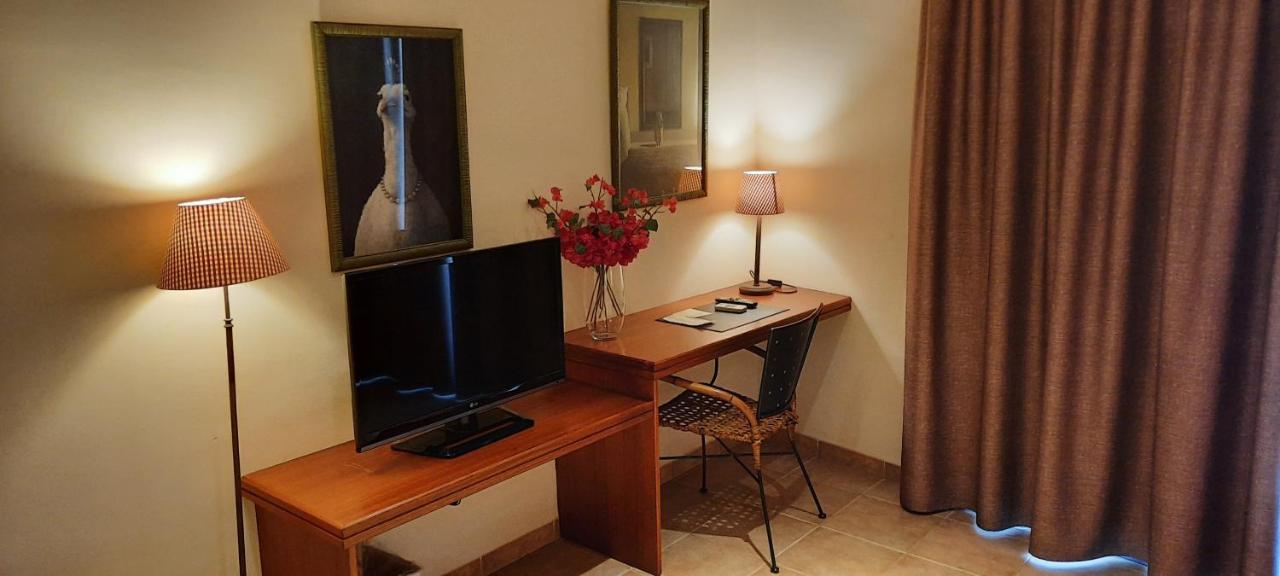 Sant Jordi Hotel Montbrio del Camp Bagian luar foto