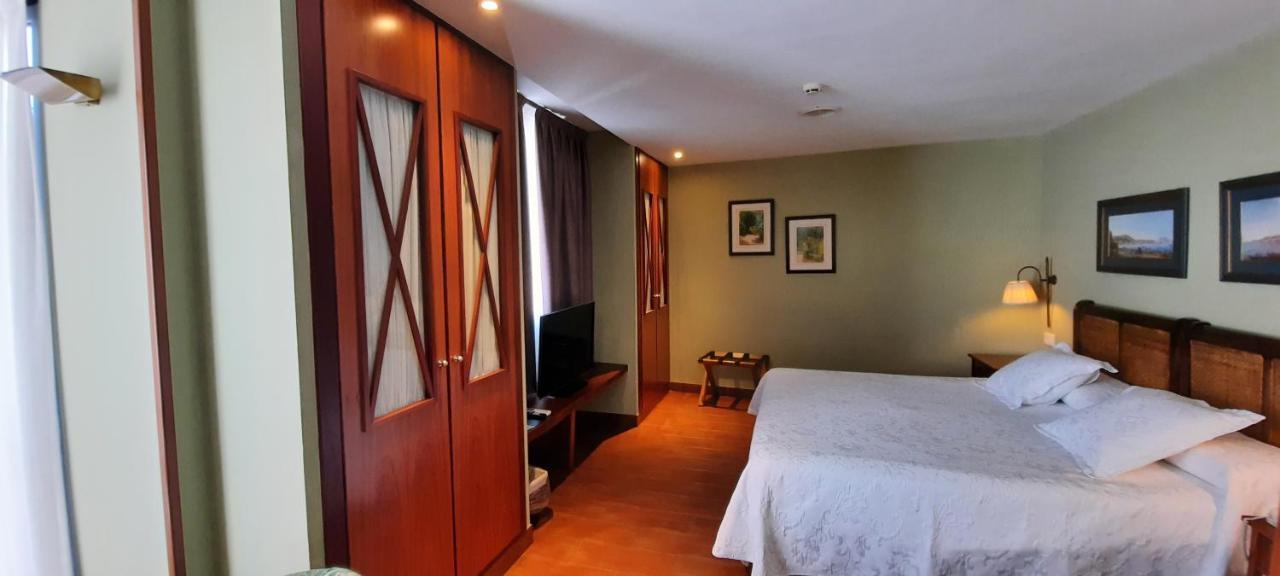Sant Jordi Hotel Montbrio del Camp Bagian luar foto