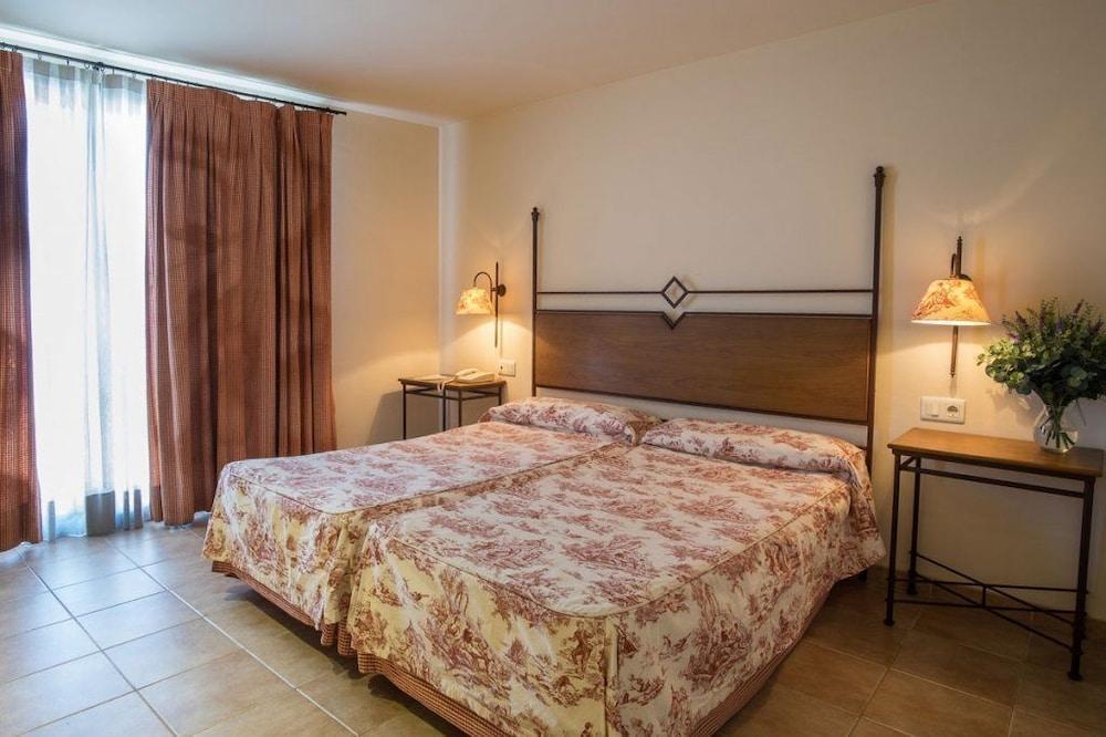 Sant Jordi Hotel Montbrio del Camp Bagian luar foto