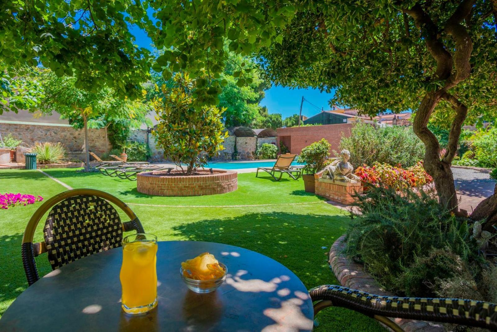 Sant Jordi Hotel Montbrio del Camp Bagian luar foto