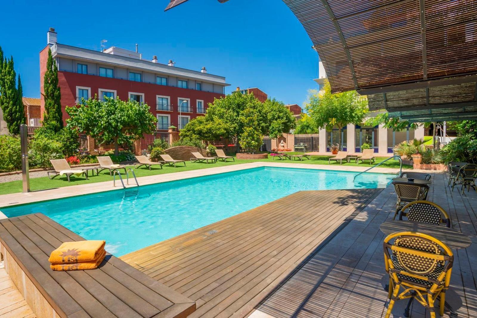 Sant Jordi Hotel Montbrio del Camp Bagian luar foto