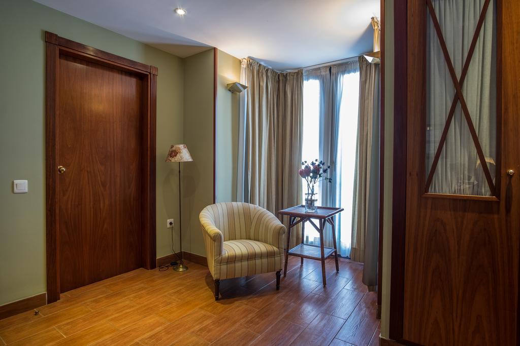 Sant Jordi Hotel Montbrio del Camp Bagian luar foto