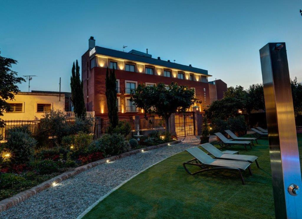 Sant Jordi Hotel Montbrio del Camp Bagian luar foto